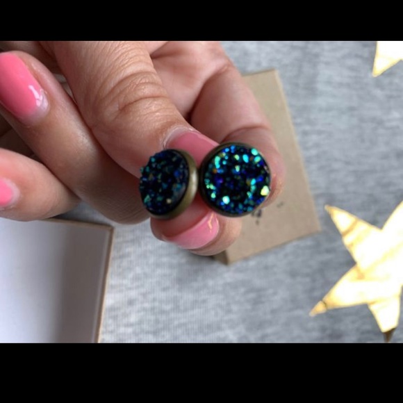 Earrings - Picture 3 of 3